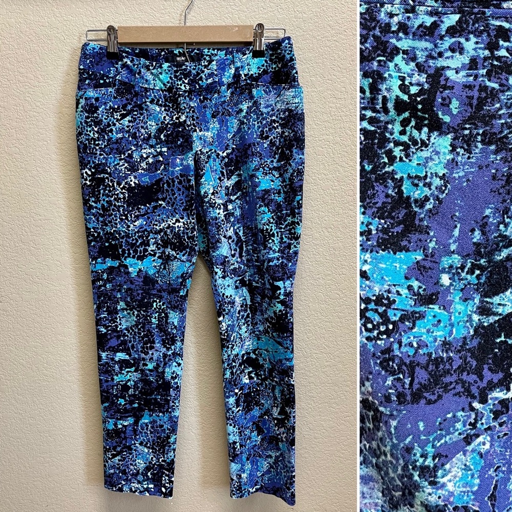 🛍3/$15🛍 Mid-Rise Skinny Pants size 6 Purple and Blue Galaxy Print